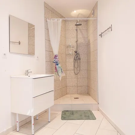 Pres Du Marche, Gare Et Port A 5mn Apartment *